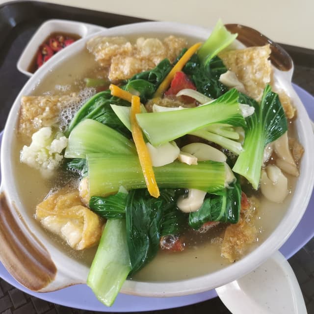 菜肴“砂煲伊面 Claypot Yee Mee”的照片