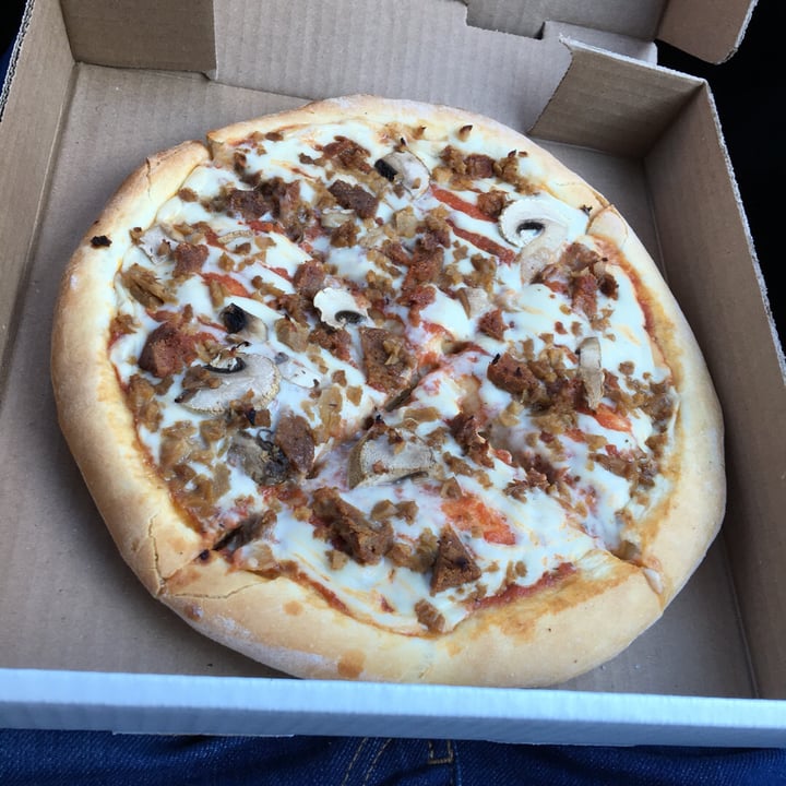 photo of Rise Above Pizza & Wings Steeltown Pizza shared by @scottofsherwood on  09 Oct 2019 - review