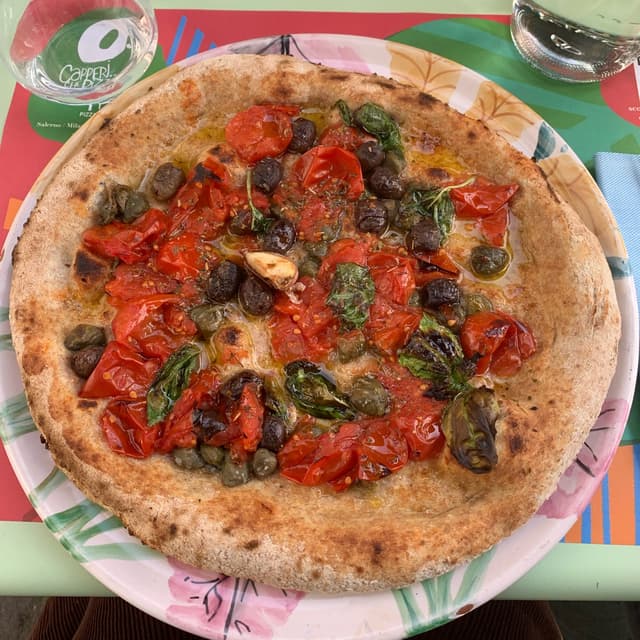 Foto del piatto “Pizza pomodorini olive”