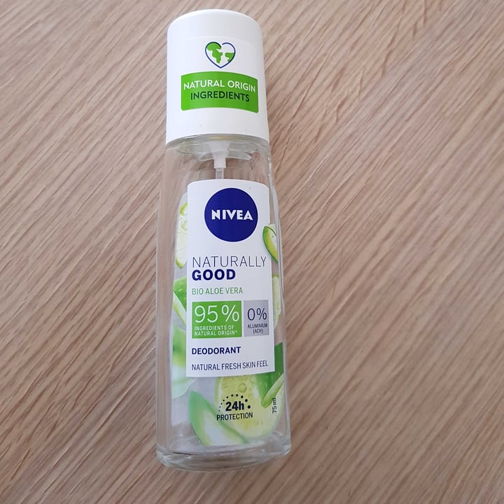 photo of Nivea Deodorante naturally good spray shared by @laramengato on  15 Apr 2022 - review