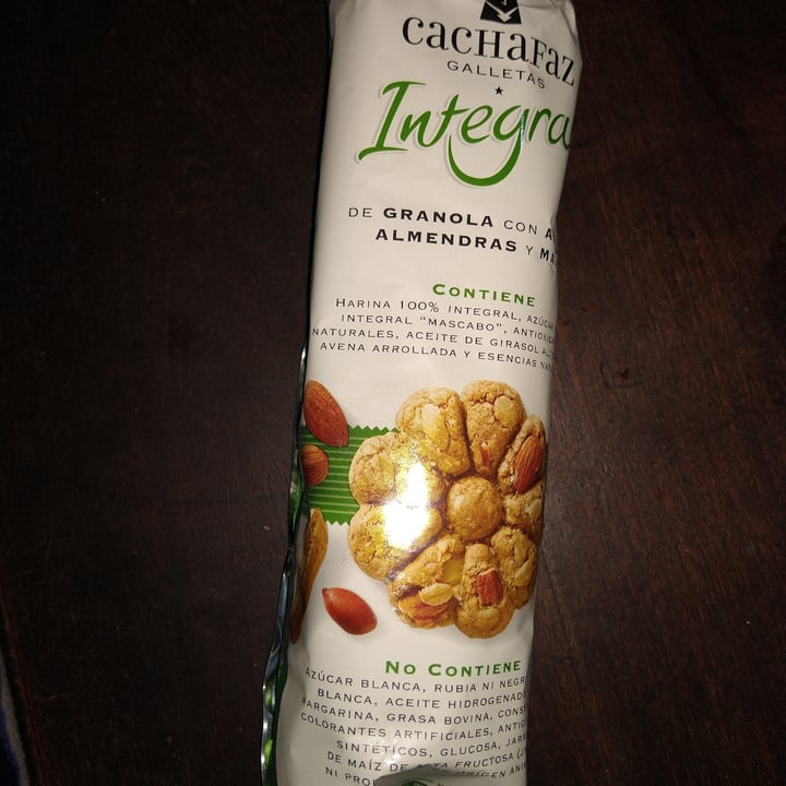 photo of Cachafaz Galletas Integral de Granola con Avena, Almendra y Mani shared by @jimes on  04 Jun 2021 - review