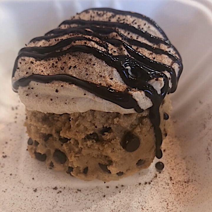 photo of Cinnaholic Chocolate Chip Cookie Dough shared by @nilakshi on  26 Feb 2020 - review