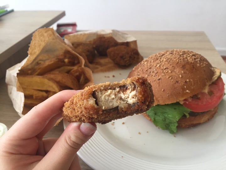 photo of Vg Burger Burger Clásica shared by @helenaglov on  30 Dec 2019 - review