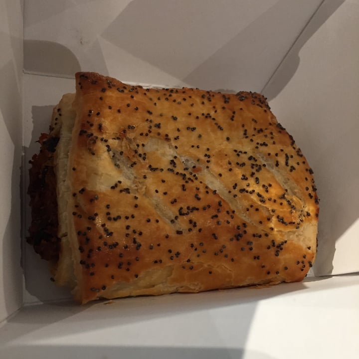 photo of Caffè Nero Vegetable Sausage Roll shared by @awinter141 on  28 Aug 2021 - review