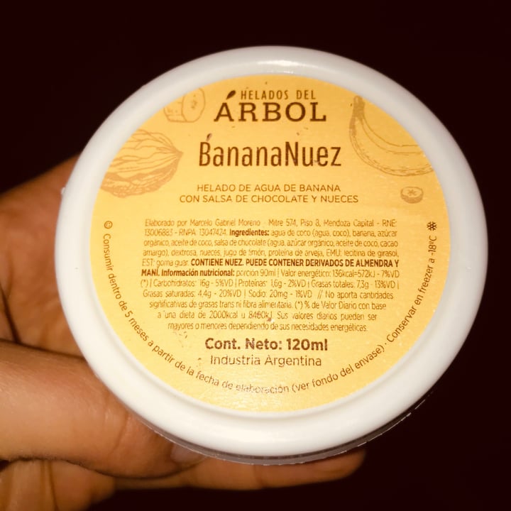 photo of Helados del Árbol Helado de banana con salsa de chocolate y nuez shared by @camilat on  13 Jul 2020 - review
