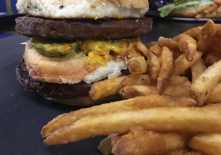 photo of Doomie's Big Mac shared by @crystallengua on  03 Sep 2019 - review