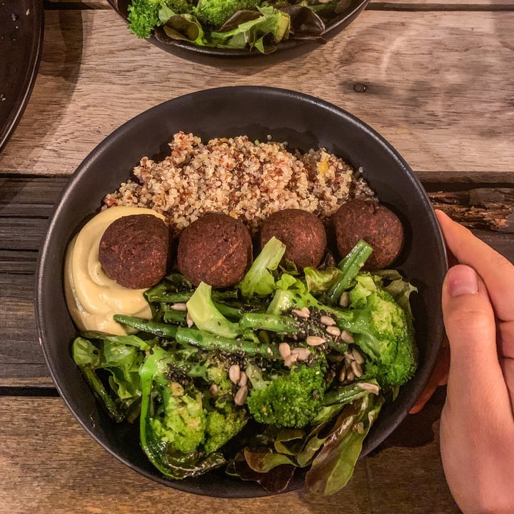 review photo of Eat Kitchen - Novo Hamburgo Bowl Veggie E Chips De Batata Doce shared by @veggiefitmarina on 07 Apr 2022 - review
