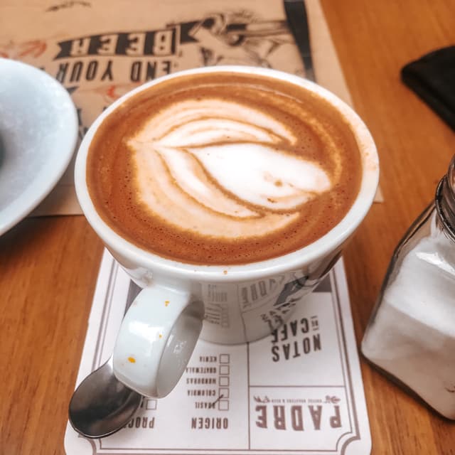 菜肴“Fiat White con leche de castañas de caju”的照片