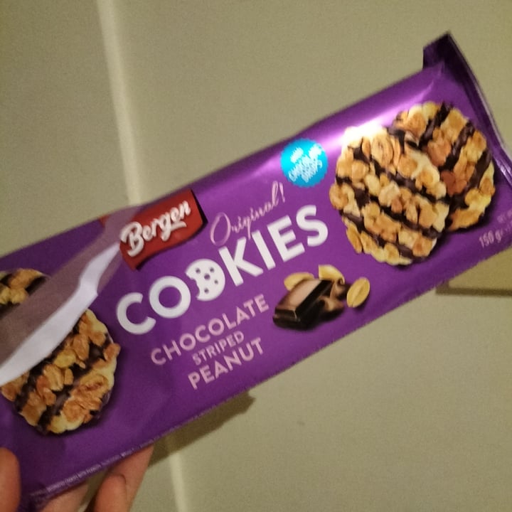 photo of Bergen Cookies with chocolate striped peanuts shared by @mariveg98 on  13 Oct 2022 - review