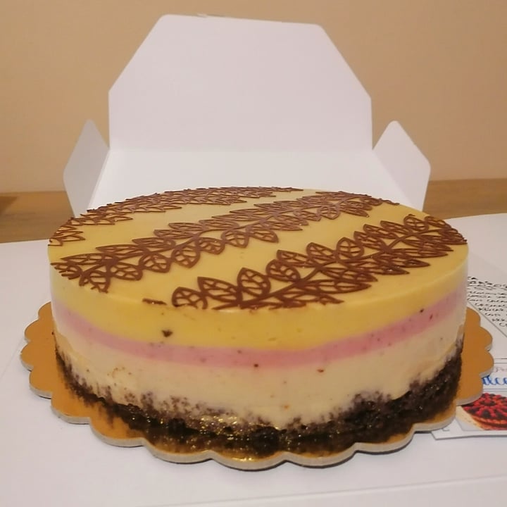 review photo of Pasteleria Dulce Natural Tarta hojas shared by @latribudelola on 28 Sep 2021 - review