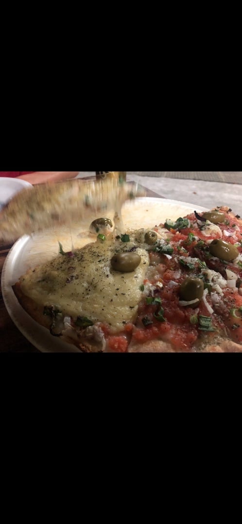 photo of Pizzas y Empanadas IL Giardino De Devoto Pizza con paparella shared by @germancampagno on  27 Jan 2020 - review