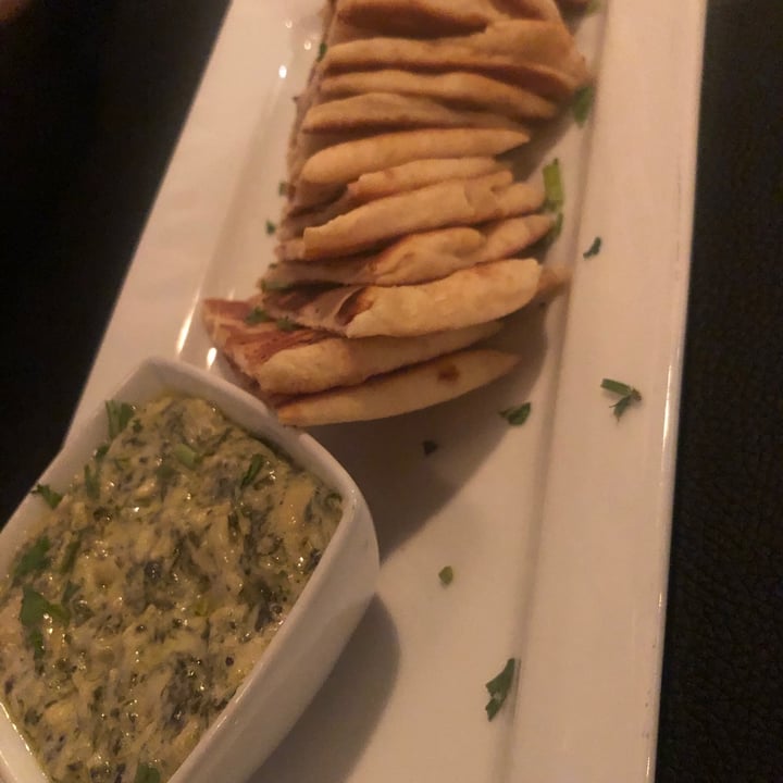 photo of The Lemon Tree Spinach and Artichoke Dip shared by @ocaeniez on  21 Oct 2020 - review
