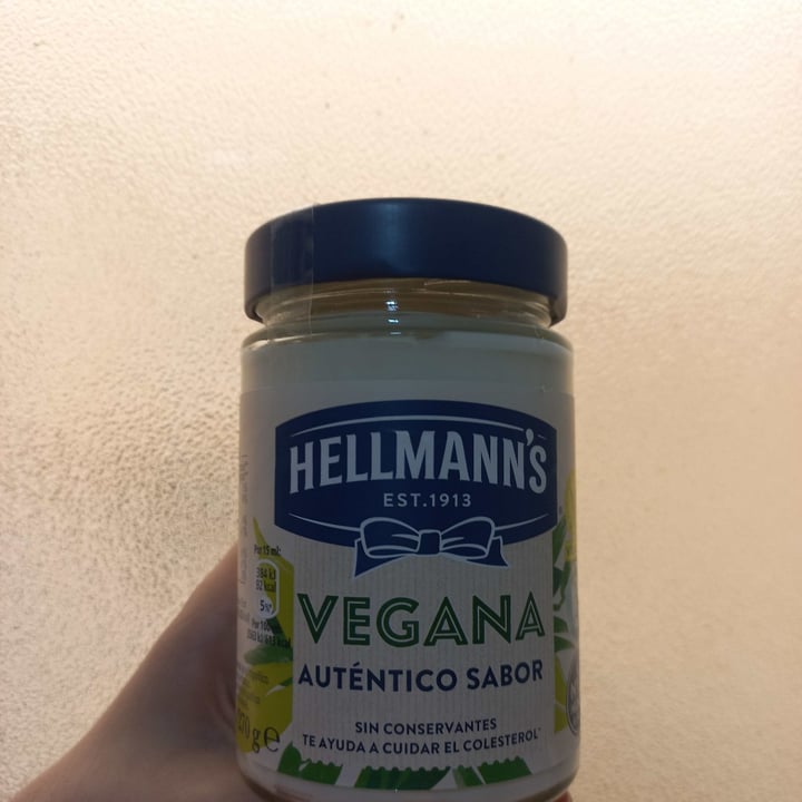 photo of Hellmann’s Hellman’s Vegan Mayonnaise shared by @crastleveg on  15 Mar 2022 - review