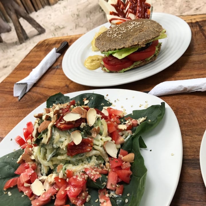 photo of Raw Love Zucchini Noodles shared by @vannyrev on  09 Jun 2020 - review