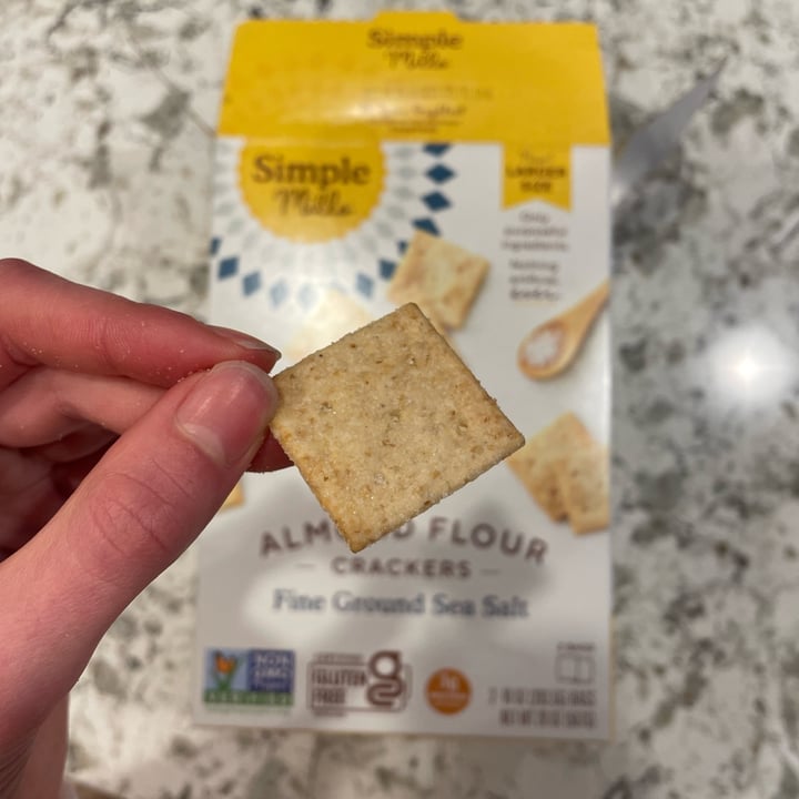 Simple Mills Fine Ground Sea Salt Almond Flour Crackers Review | abillion