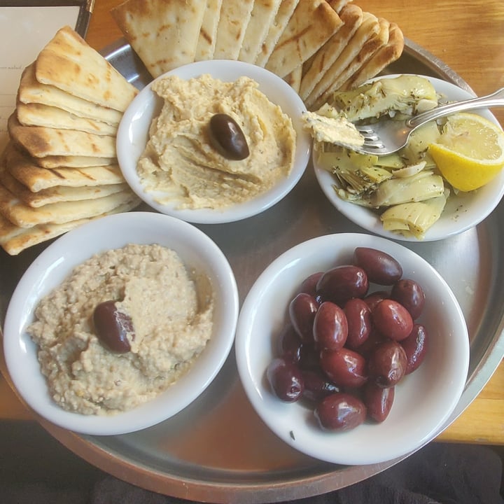 photo of Poppi's Anatolia Mezedakia 3 Different Appetizers Hummus, Melitzanosalata,Anginarakia shared by @shakaragoddess on  27 Aug 2022 - review