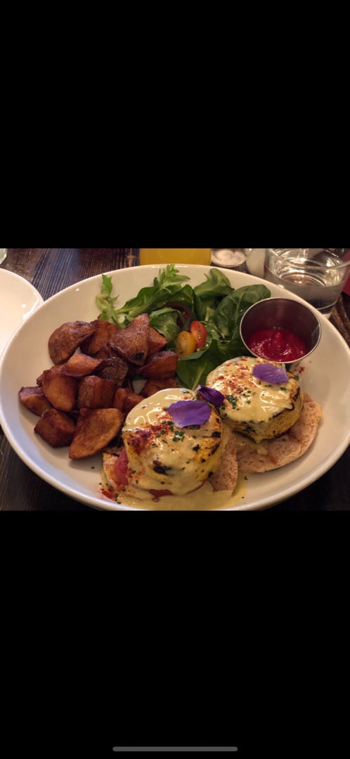photo of Modern Love Tofu Benedict shared by @emilystrong221 on  07 Apr 2020 - review