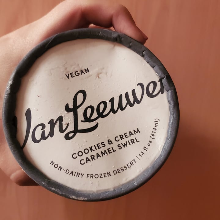 photo of Van Leeuwen Ice Cream Cookies And Cream Caramel Swirl Non-Dairy Frozen Dessert shared by @klarina on  23 Jun 2022 - review