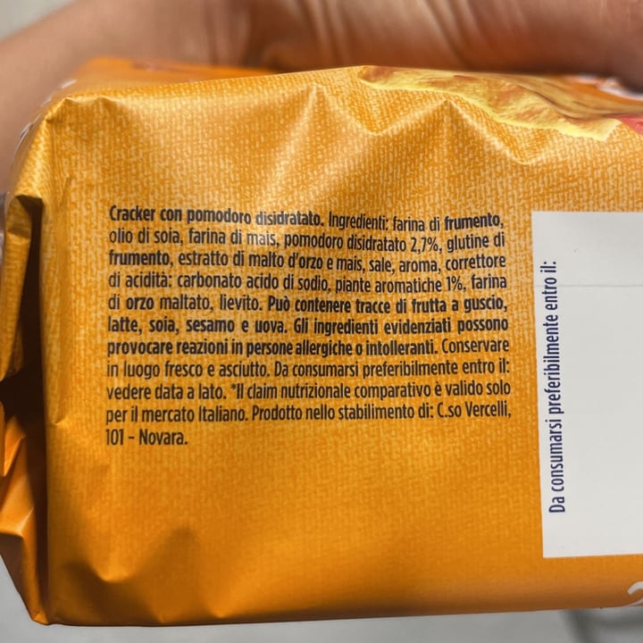 photo of Gran pavesi Crackers al pomodoro shared by @cinziagilmore on  17 May 2022 - review