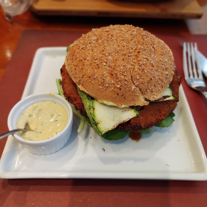 photo of Restaurante America Vegan Burger shared by @veriluna on  07 Jul 2021 - review