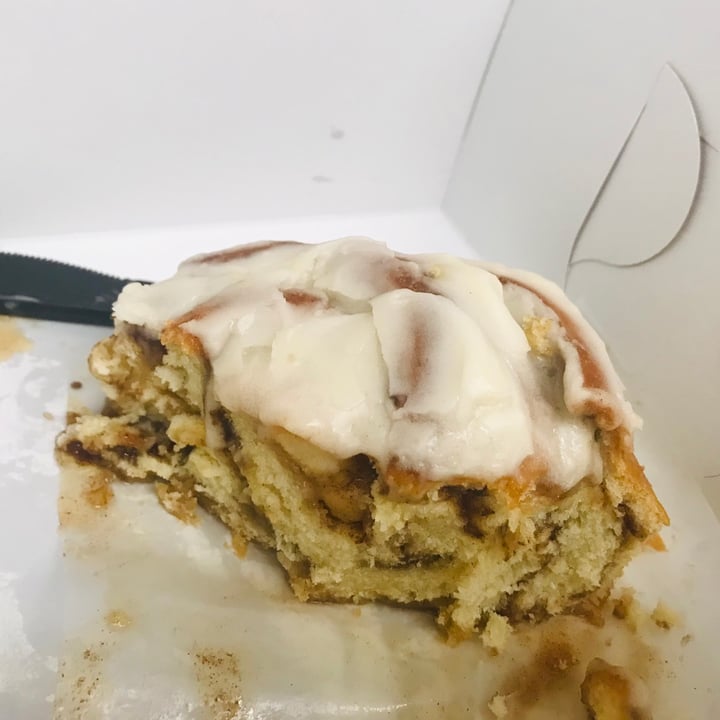 photo of PARLOUR VEGAN BAKERY® Cinnamon Roll shared by @camico on  27 Jul 2021 - review