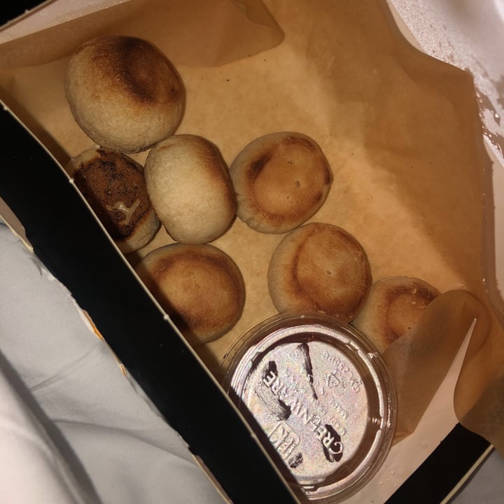 photo of Pizza Express Vegan Doughballs shared by @catcookx on  29 Nov 2020 - review