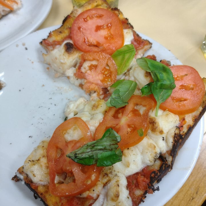photo of Pizzería Güerrin Pizza Margarita vegana shared by @tefi on  05 Aug 2022 - review