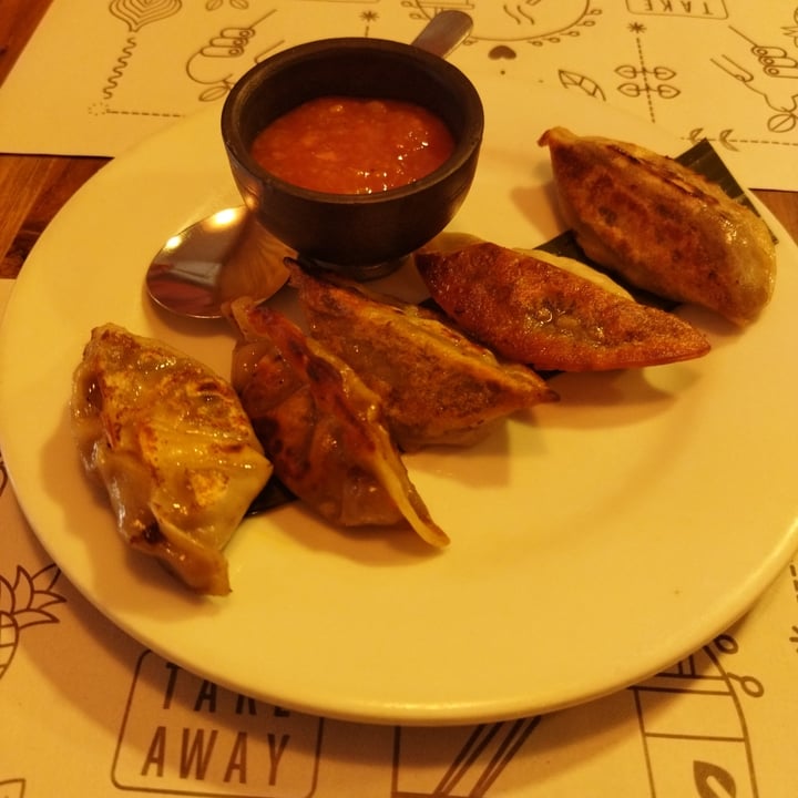 photo of Veggie Beans and Shakes Gyozas shared by @saraluer on  19 Sep 2021 - review