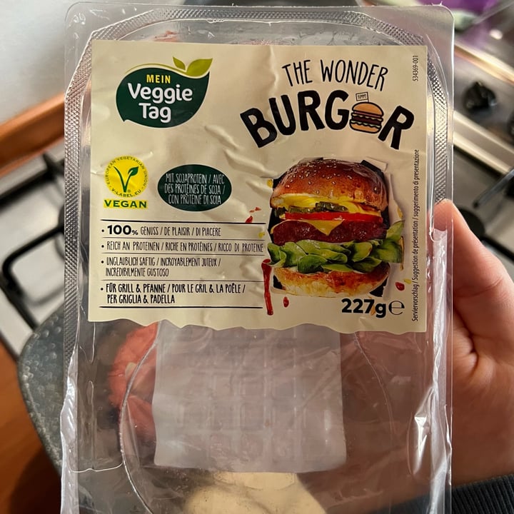 photo of Mein Veggie Tag The Wonder Burger shared by @falenagrigia on  21 Apr 2022 - review