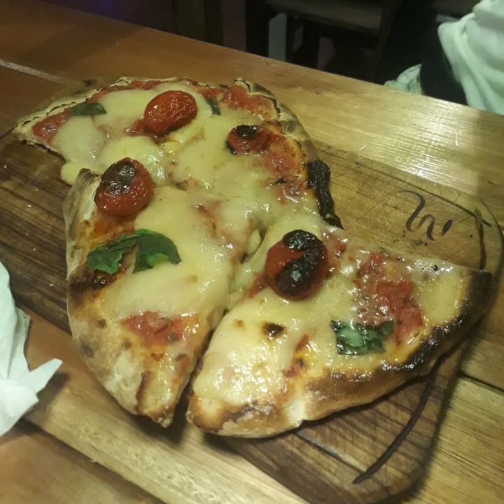 review photo of Alula Hamburguesas Pizza vegana shared by @julietassanchez06 on 16 Jul 2021 - review