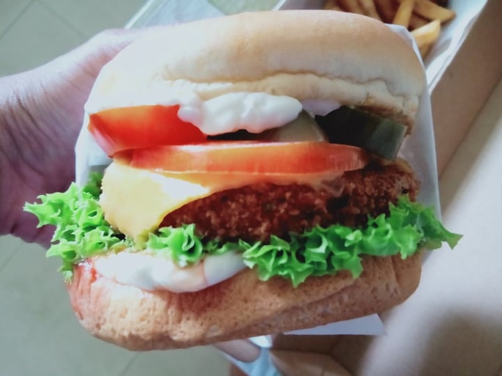 photo of Veggie Dojo Saucy salsa classic burger shared by @veganspicegirl on  16 Apr 2020 - review