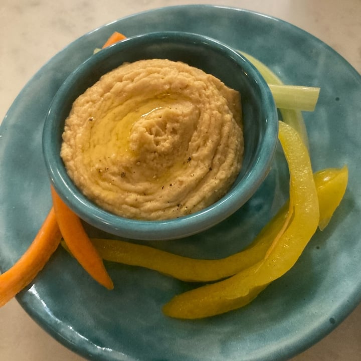 photo of Caciara Entree Hummus shared by @sottolapellepodcast on  27 Aug 2022 - review