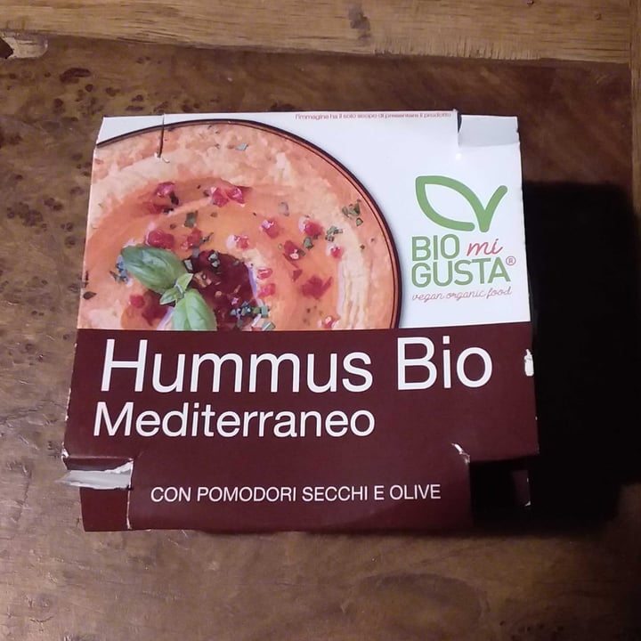 review photo of Biomigusta Hummus Bio Mediterraneo Con Pomodori Secchi E olive shared by @catwoman13 on 10 Jul 2022 - review