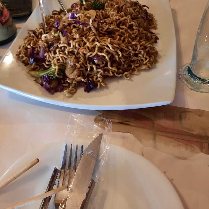 photo of Showrasquinho Grill Yakisoba de legumes shared by @celide on  04 Sep 2022 - review