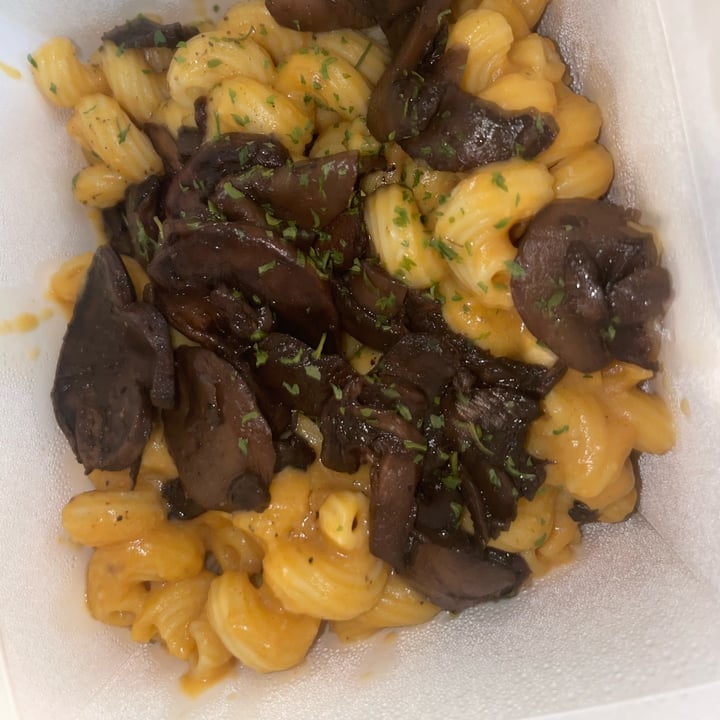 photo of Parka Food Co. Truffle Mushroom Mac n Cheese shared by @mariajamison on  06 Apr 2022 - review