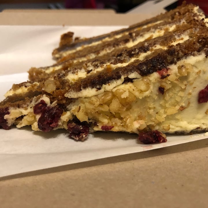 photo of Li-o-La Carrot Cake shared by @louiseloveslentils on  19 Mar 2022 - review