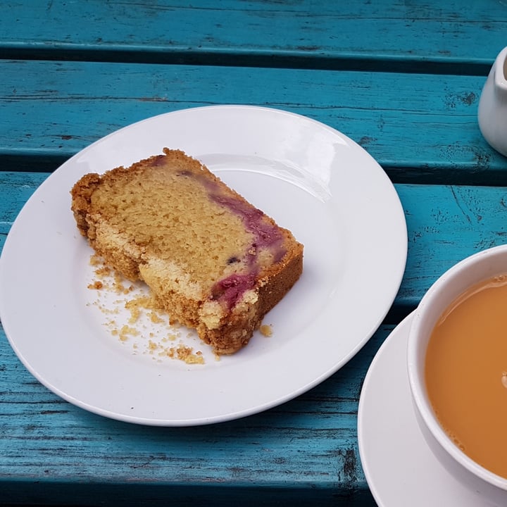 photo of The Canvas: Cafe & Creative Venue Blueberry vanilla cake shared by @ellathegale on  21 Jun 2020 - review