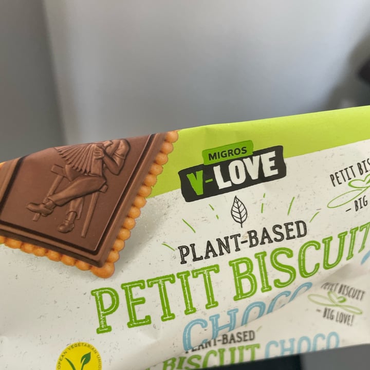 photo of Migros V-Love petit biscuits choco shared by @greteli on  05 Jul 2022 - review