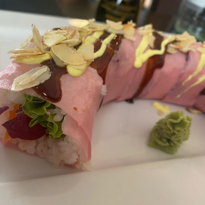 review photo of Asia Fusion Sushi Rainbow Vegan Roll shared by @isabella2409 on 06 Aug 2022 - review