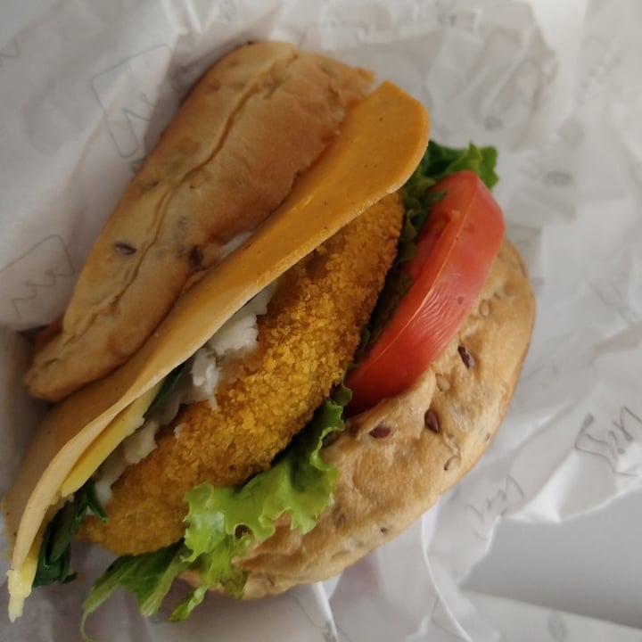 review photo of The Plant Based Factory / SANA Hamburguesa Cordon Bleu shared by @mac04 on 03 Nov 2021 - review