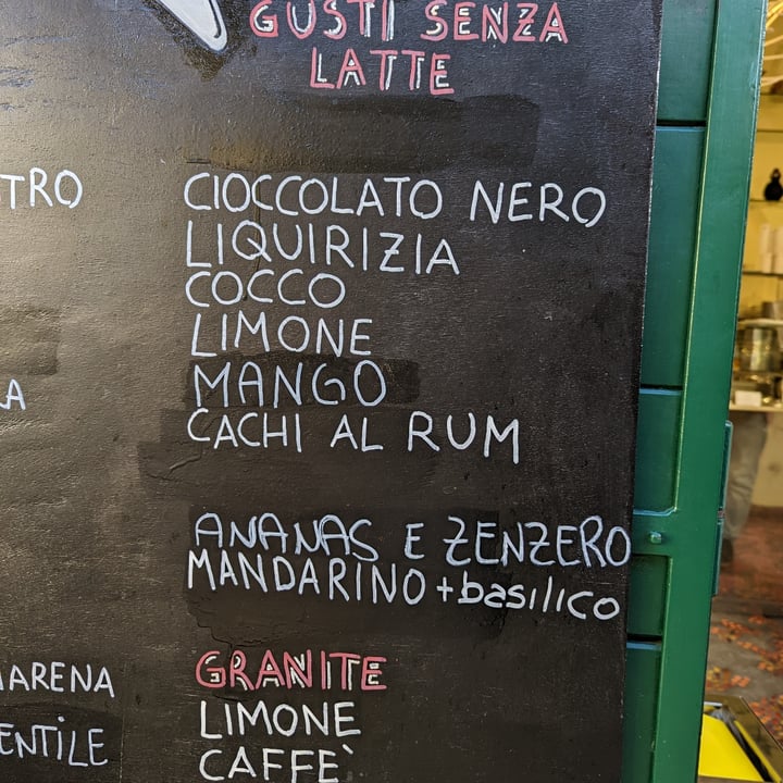 photo of I Vizi degli Angeli Laboratorio di Gelateria Artigianale Gelato Al Mandarino Con Basilico shared by @patrickdaniele on  25 Nov 2022 - review