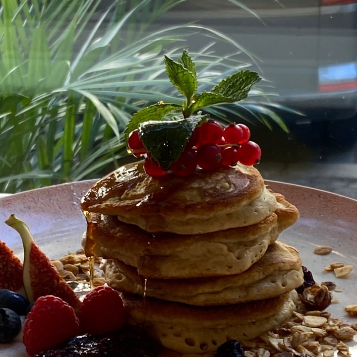 photo of Greenfinch Pancake with berries shared by @isa85 on  06 Dec 2020 - review