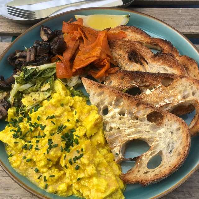 菜肴“salmnot scramble”的照片