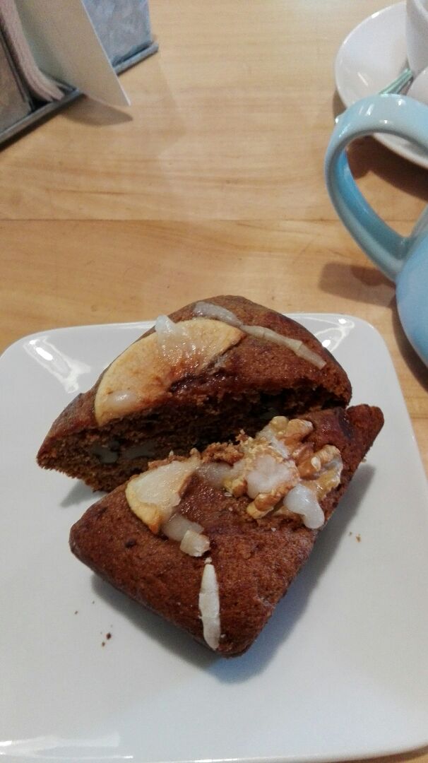 photo of Vertiente Café con Ideas Budín De manzana Y Canela shared by @santiagobozzone on  25 Jan 2020 - review