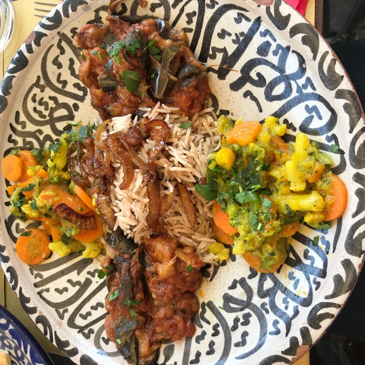 review photo of Orient Experience Snc Venezia Riso Con Lenticchie, Verdure Al Curry E Melanzane Al Pomodoro shared by @stefanokalo on 06 Jun 2020 - review
