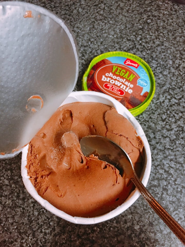 review photo of ALDI Vegan Chocolate Brownie Ice Cream shared by @jessxvx on 27 Feb 2020 - review