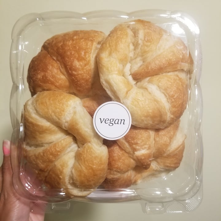 photo of Whole Foods Market vegan croissants shared by @tracyrocks on  04 Jun 2021 - review