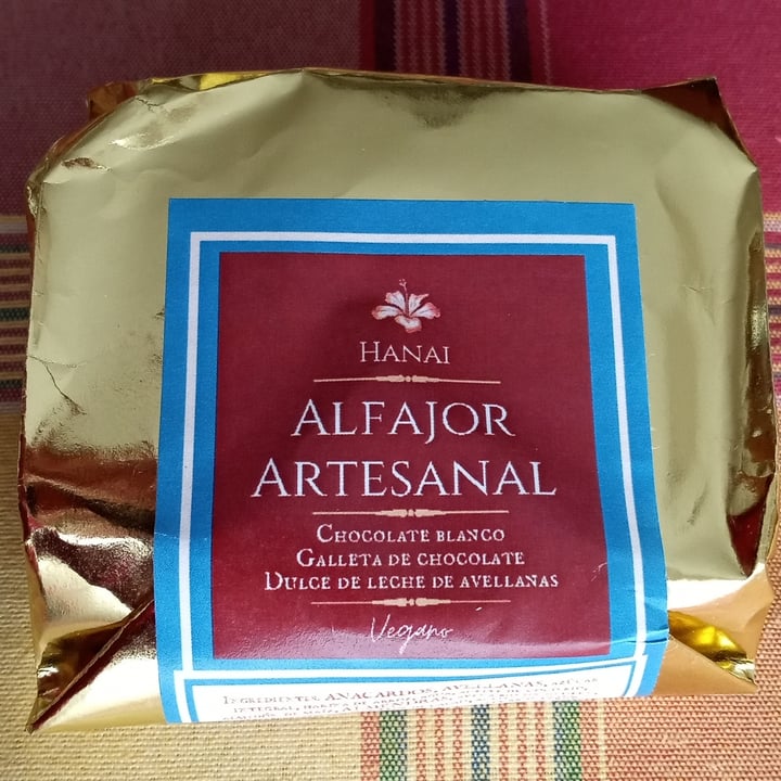 photo of Hanai Vegana Alfajor Artesanal de chocolate blanco y dulce de leche shared by @titoherbito on  27 Mar 2022 - review