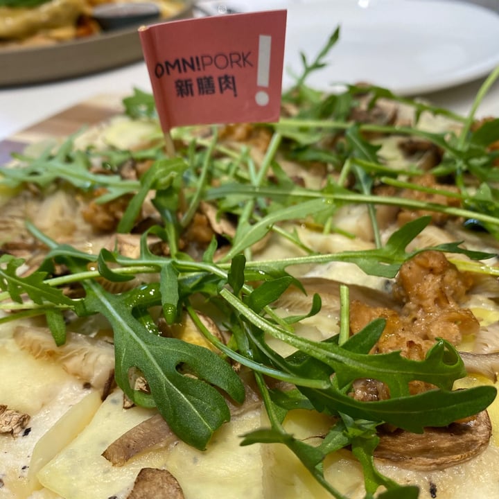 photo of Green Common Omni Pork Pizza With Truffle shared by @taila92 on  05 Jan 2021 - review