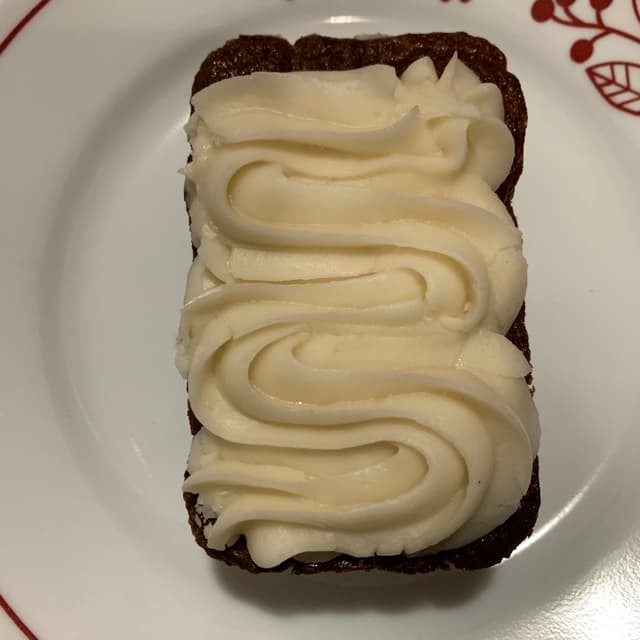 菜肴“Carrot Loaf with Cream Cheese Icing”的照片